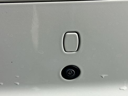 Used 2025 Genesis G70 2.5T image 30