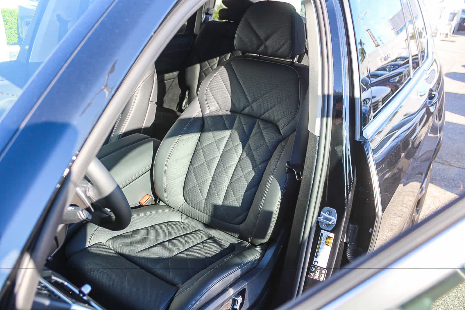 Used 2027 BMW X7 xDrive40i AWD/4WD image 35