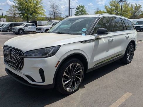 New 2026 Lincoln Aviator Reserve image 8