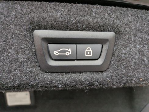 Certified 2023 BMW 530e w/ Premium Package image 38