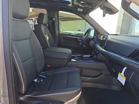 New 2026 Chevrolet Suburban Premier w/ Sun And Tow Package AWD/4WD image 25