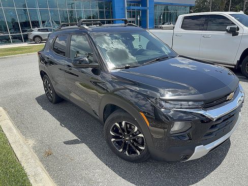 Certified 2023 Chevrolet TrailBlazer LT w/ Convenience Package FWD image 90