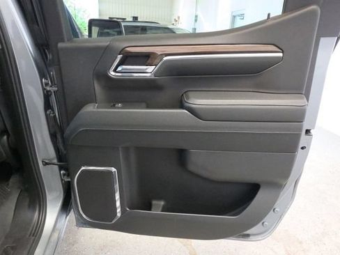 Used 2024 Chevrolet Silverado 1500 RST AWD/4WD image 17