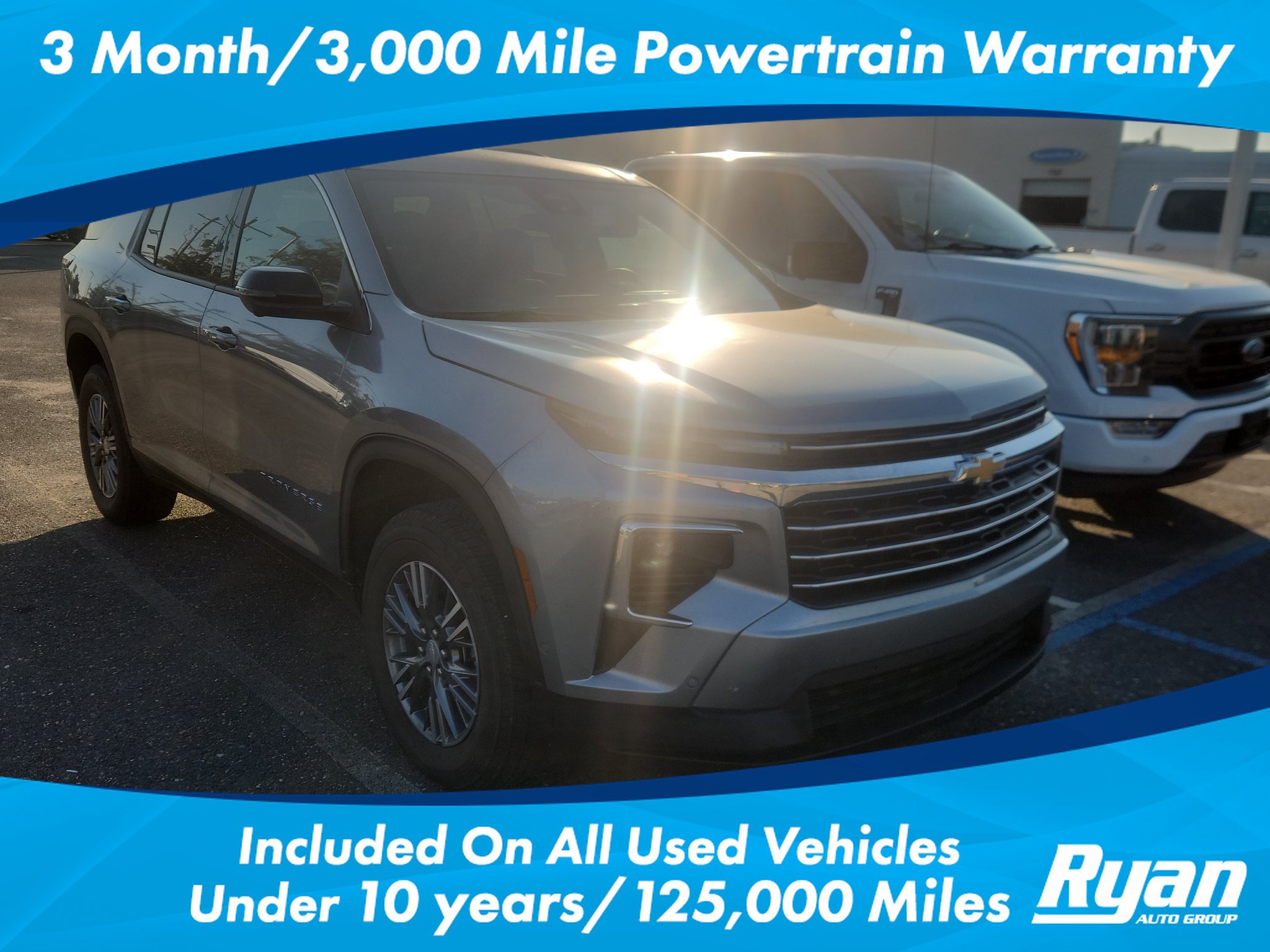 Used 2025 Chevrolet Traverse LT w/ Enhanced Driving Package FWD image 1