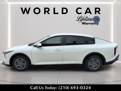 New 2025 Kia K4 LX image 5