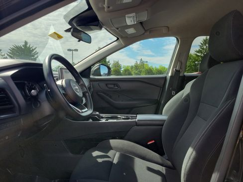 Used 2024 Nissan Rogue S AWD/4WD image 15