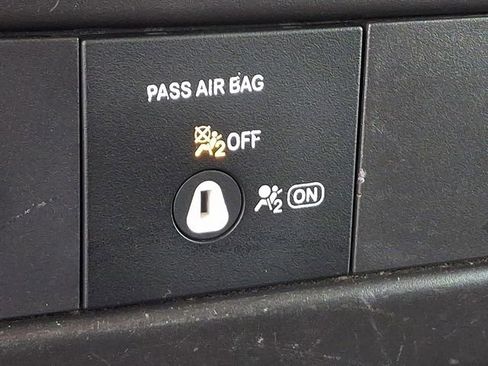 Used 2024 Chevrolet Express 2500 image 27