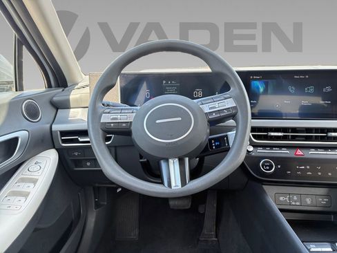 Used 2025 Hyundai Sonata SEL image 11