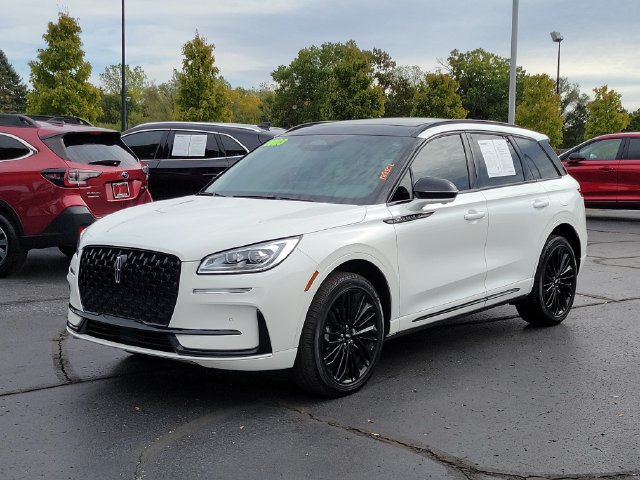 Used 2023 Lincoln Corsair Reserve w/ Equipment Group 201A AWD/4WD image 2