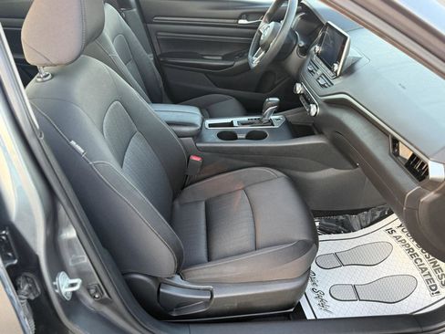Used 2019 Nissan Altima 2.5 S FWD image 13