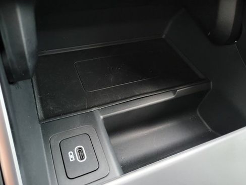 Used 2025 Land Rover Range Rover Velar Dynamic HSE image 36