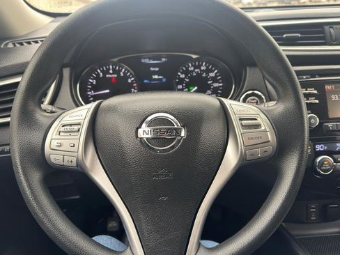 Used 2016 Nissan Rogue SV FWD image 18