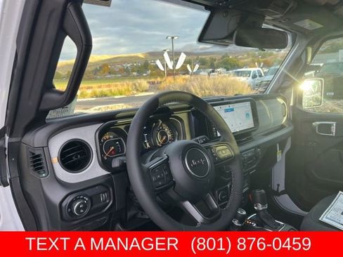 New 2025 Jeep Gladiator Sport AWD/4WD image 11