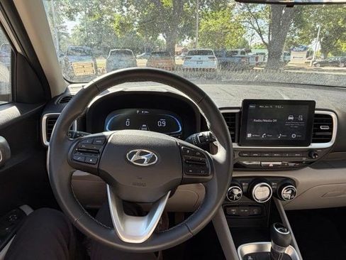 Used 2024 Hyundai Venue SEL FWD image 20
