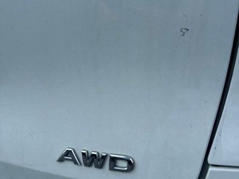 Used 2016 Nissan Rogue S w/ Appearance Package AWD/4WD image 4