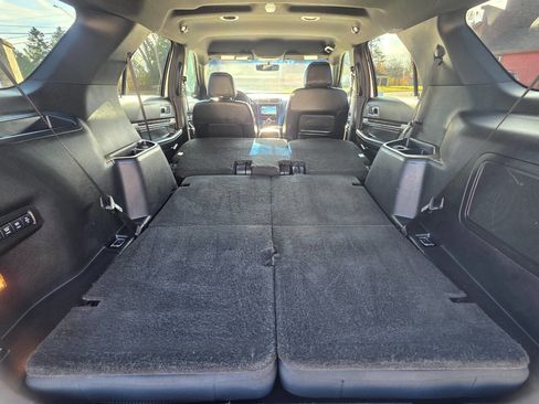 Used 2017 Ford Explorer Limited image 29