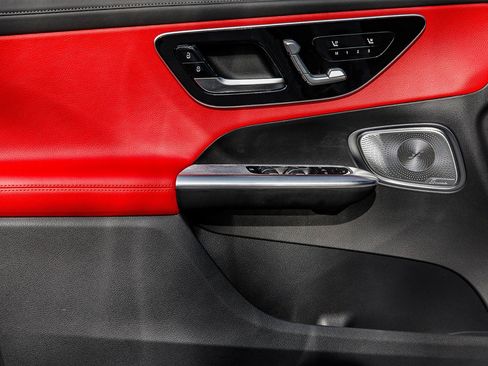 Used 2024 Mercedes-Benz GLC 43 AMG GLC 43 AMG image 21