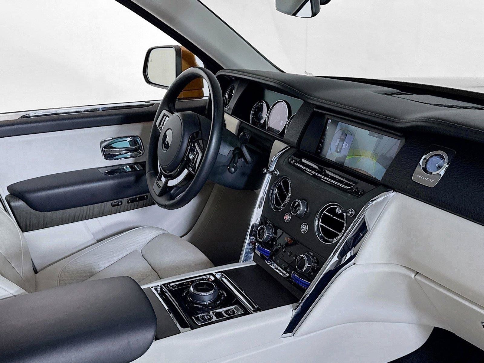 Used 2021 Rolls-Royce Cullinan AWD/4WD image 32