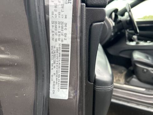 Used 2020 Jeep Grand Cherokee Limited AWD/4WD image 16