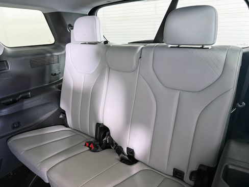 Used 2024 Hyundai Palisade SEL FWD image 39