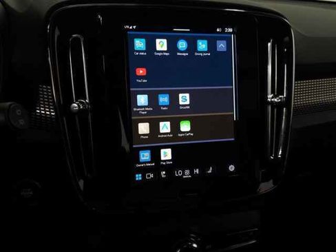 Certified 2025 Volvo XC40 B5 Plus image 28