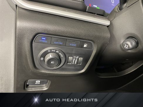 Used 2022 Jeep Grand Cherokee Limited 4xe w/ Luxury Tech Group II image 25