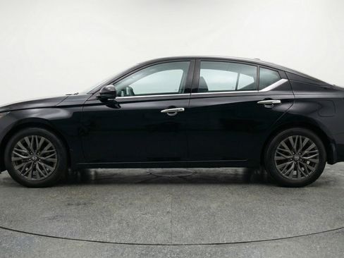 Used 2025 Nissan Altima 2.5 SV image 5