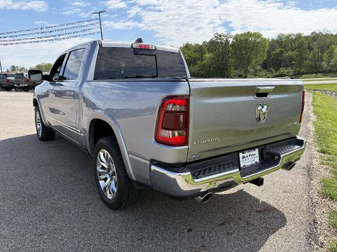 Used 2022 RAM 1500 Limited w/ Cold Weather Group AWD/4WD image 3