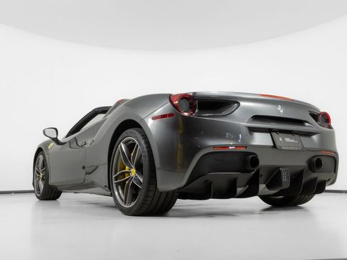 Used 2018 Ferrari 488 Spider image 16