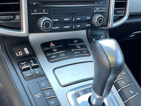 Used 2018 Porsche Cayenne GTS AWD/4WD image 26