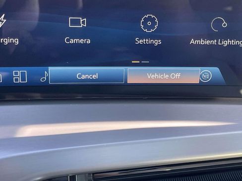 New 2026 Cadillac Vistiq Sport w/ LPO, Floor Liner Package image 29