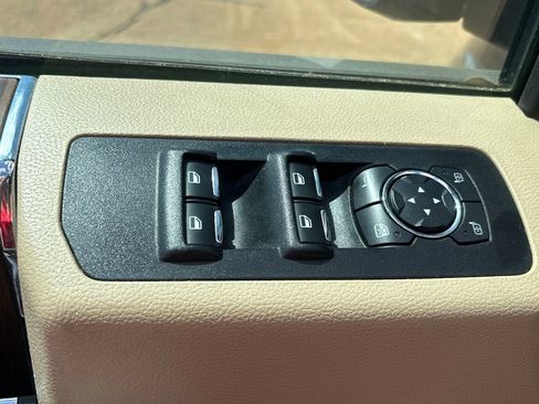 Used 2017 Ford F150 Lariat w/ Equipment Group 502A Luxury AWD/4WD image 7