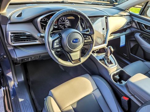 Certified 2025 Subaru Outback Onyx Edition w/ Tech Package 3 AWD/4WD image 8