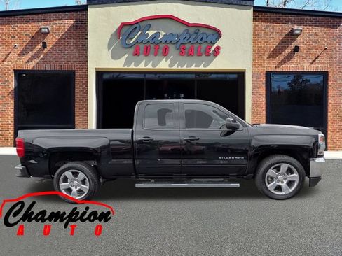 Used 2018 Chevrolet Silverado 1500 LT w/ All Star Edition RWD image 3