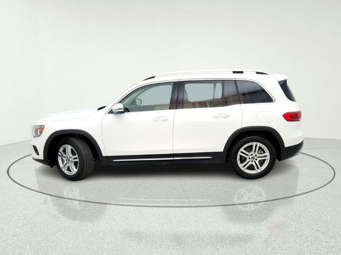 Certified 2022 Mercedes-Benz GLB 250 4MATIC w/ Premium Package Lite image 14