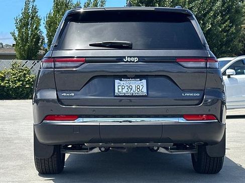 Used 2025 Jeep Grand Cherokee Laredo X w/ Luxury Tech Group I AWD/4WD image 4