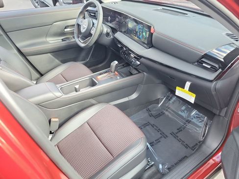 New 2026 Nissan Kicks SR w/ SR Premium Package FWD image 12