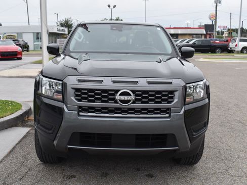 Used 2025 Nissan Frontier SV image 17