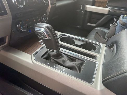 Used 2018 Ford F150 Lariat image 16