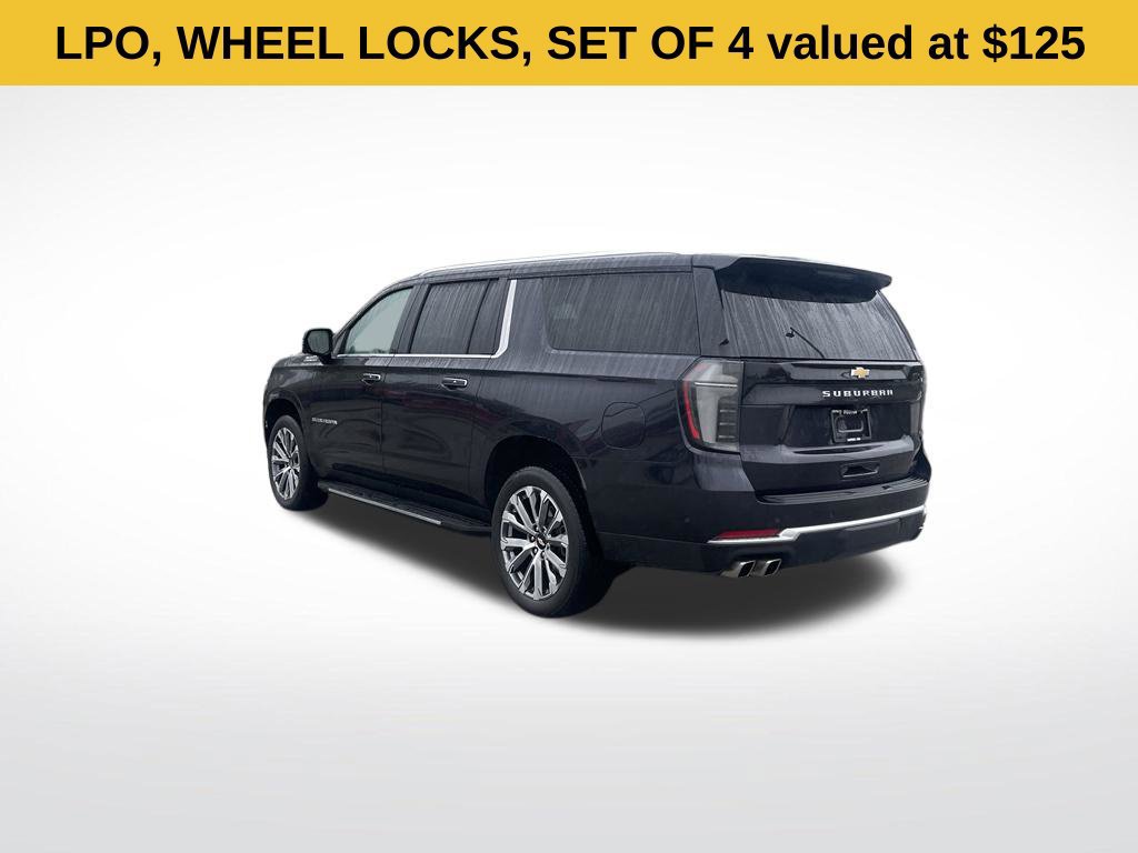 Used 2025 Chevrolet Suburban High Country AWD/4WD image 3