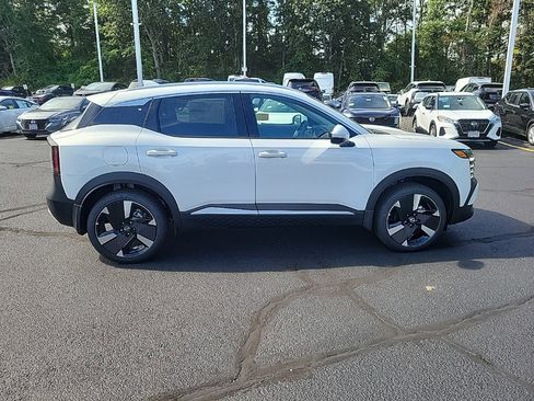 New 2025 Nissan Kicks SR w/ SR Premium Package image 12