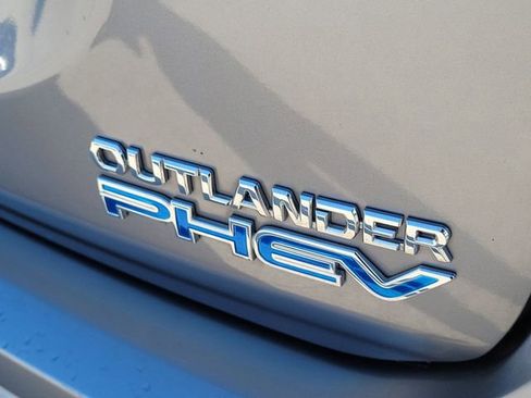 Used 2018 Mitsubishi Outlander SEL image 8