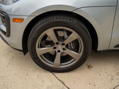 Used 2022 Porsche Macan image 41