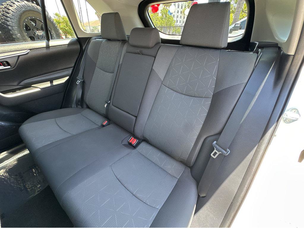 Used 2021 Toyota RAV4 XLE w/ Convenience Package FWD image 9