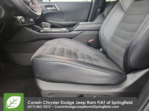 Used 2025 Mitsubishi Outlander SE FWD image 19
