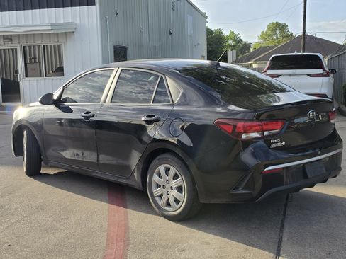 Used 2021 Kia Rio S FWD image 2