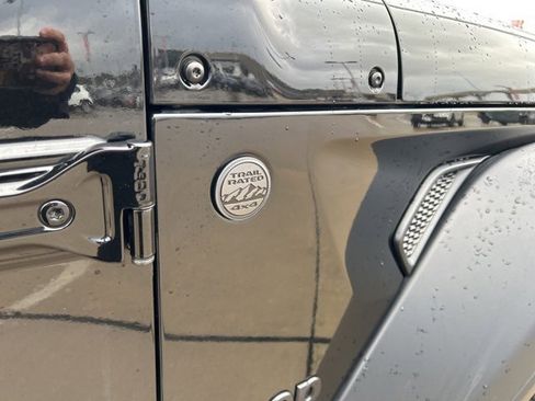 Used 2024 Jeep Wrangler Sport S image 17