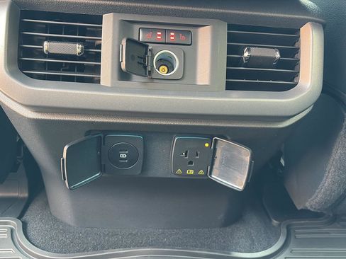 Used 2025 Ford F150 Lariat w/ Equipment Group 502A High image 7