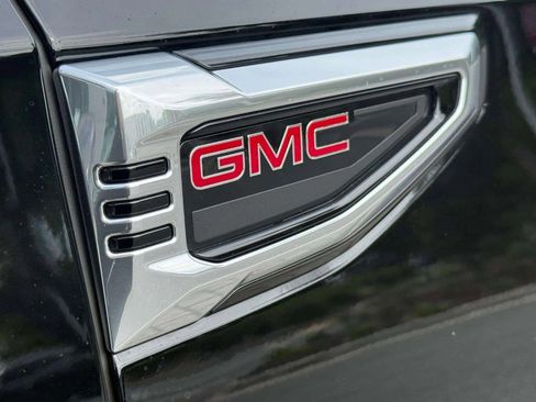 Used 2025 GMC Yukon XL Denali AWD/4WD image 43