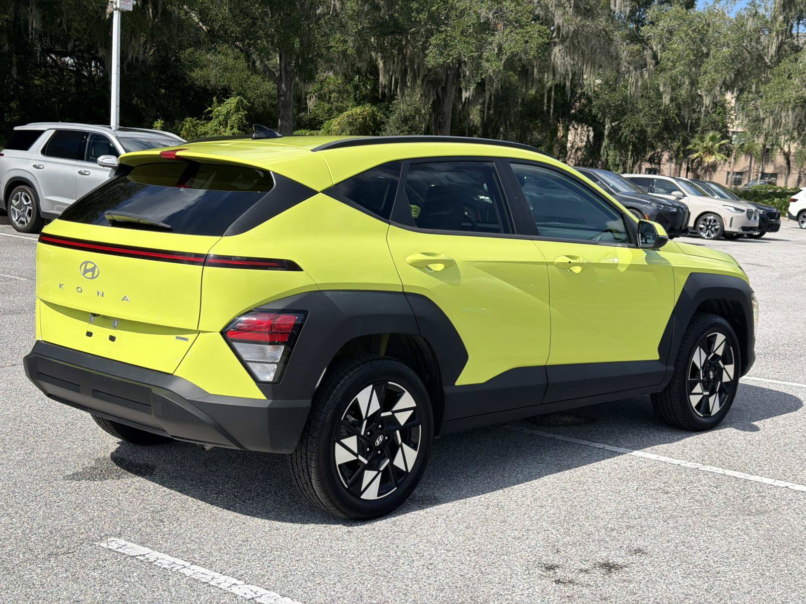Used 2024 Hyundai Kona SEL AWD/4WD image 4